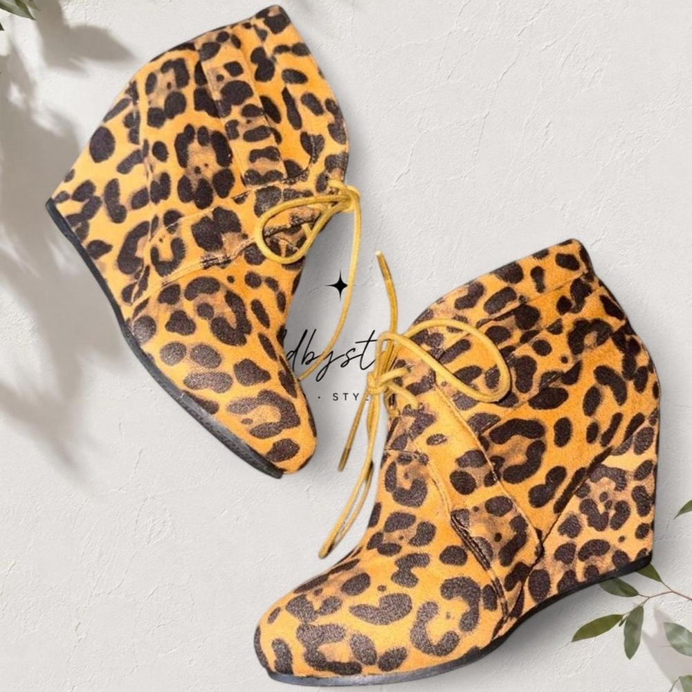 Bella Marie Leopard Print Wedge Boots Y2K Animal Print Lace Up Booties Size 6